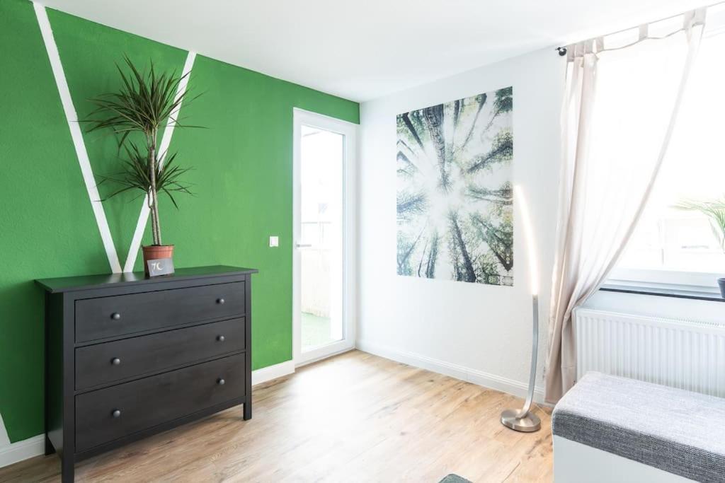 Nature Inspiration Apartment With Balcony & Grill Bbq In Duisburg Mitte Central Station 10 Mins & Big Tv With Photo Lights Exteriör bild
