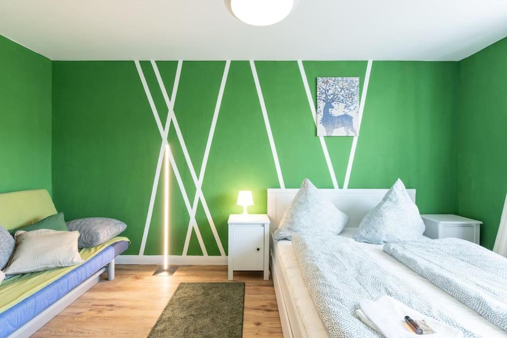 Nature Inspiration Apartment With Balcony & Grill Bbq In Duisburg Mitte Central Station 10 Mins & Big Tv With Photo Lights Exteriör bild