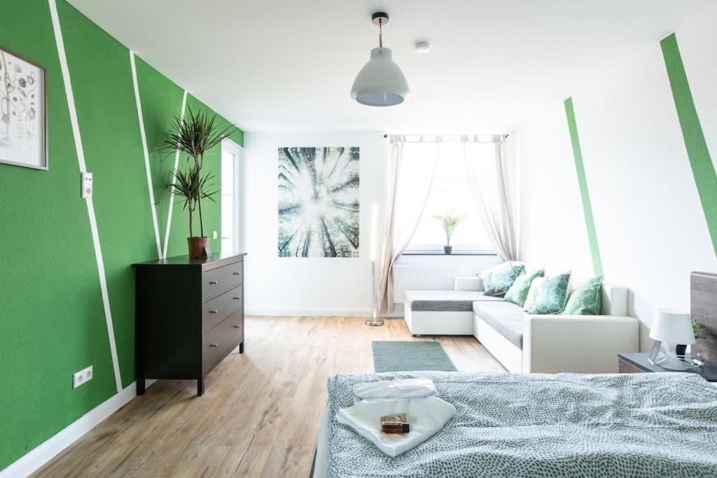 Nature Inspiration Apartment With Balcony & Grill Bbq In Duisburg Mitte Central Station 10 Mins & Big Tv With Photo Lights Exteriör bild
