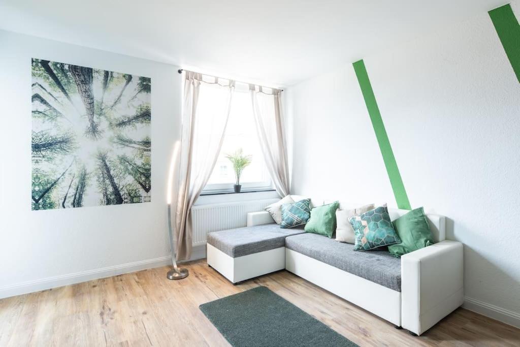 Nature Inspiration Apartment With Balcony & Grill Bbq In Duisburg Mitte Central Station 10 Mins & Big Tv With Photo Lights Exteriör bild